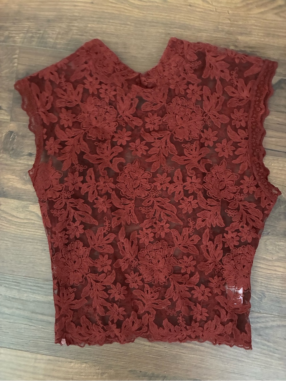 Cider Women's Lace Floral Shell Top - Deep Burgundy